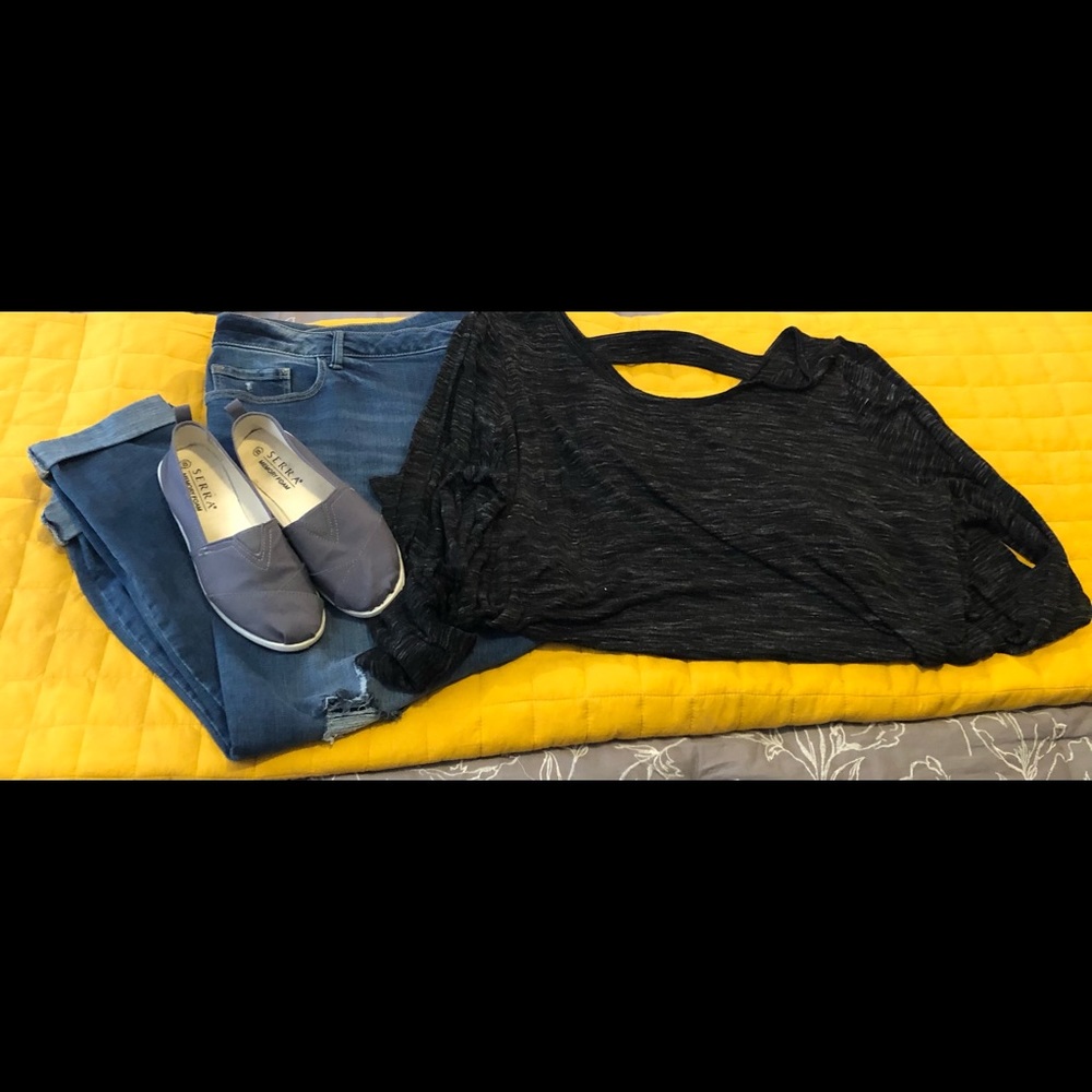 EUC PLUS SIZE Black Boutique Plus Long Sleeve Top Size 3X